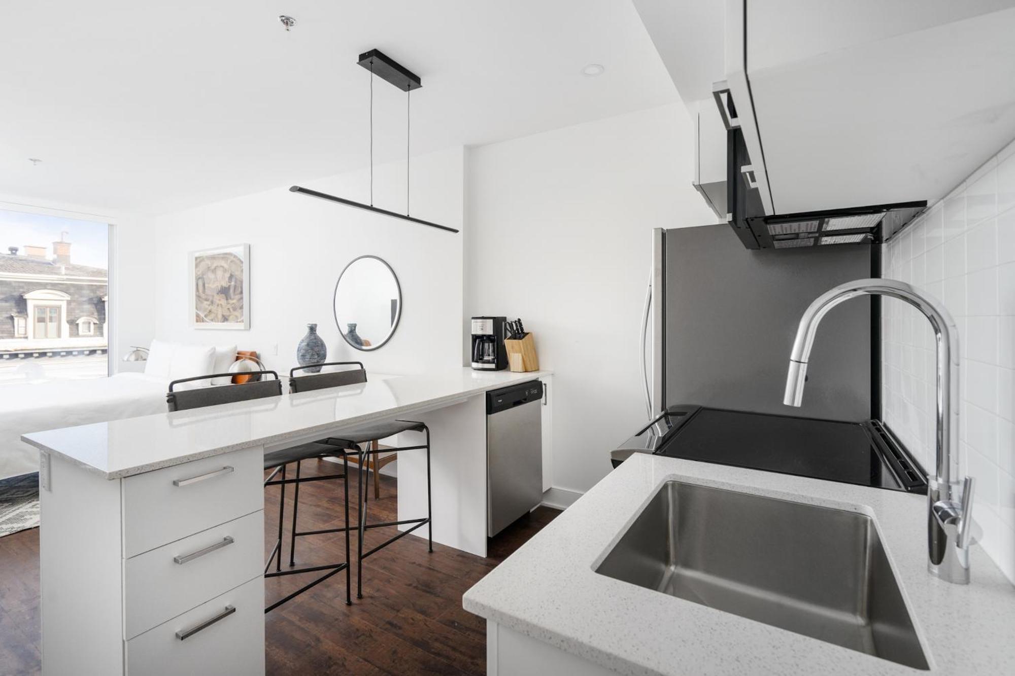 Sonder Gare Saint Denis Aparthotel Монреал Стая снимка