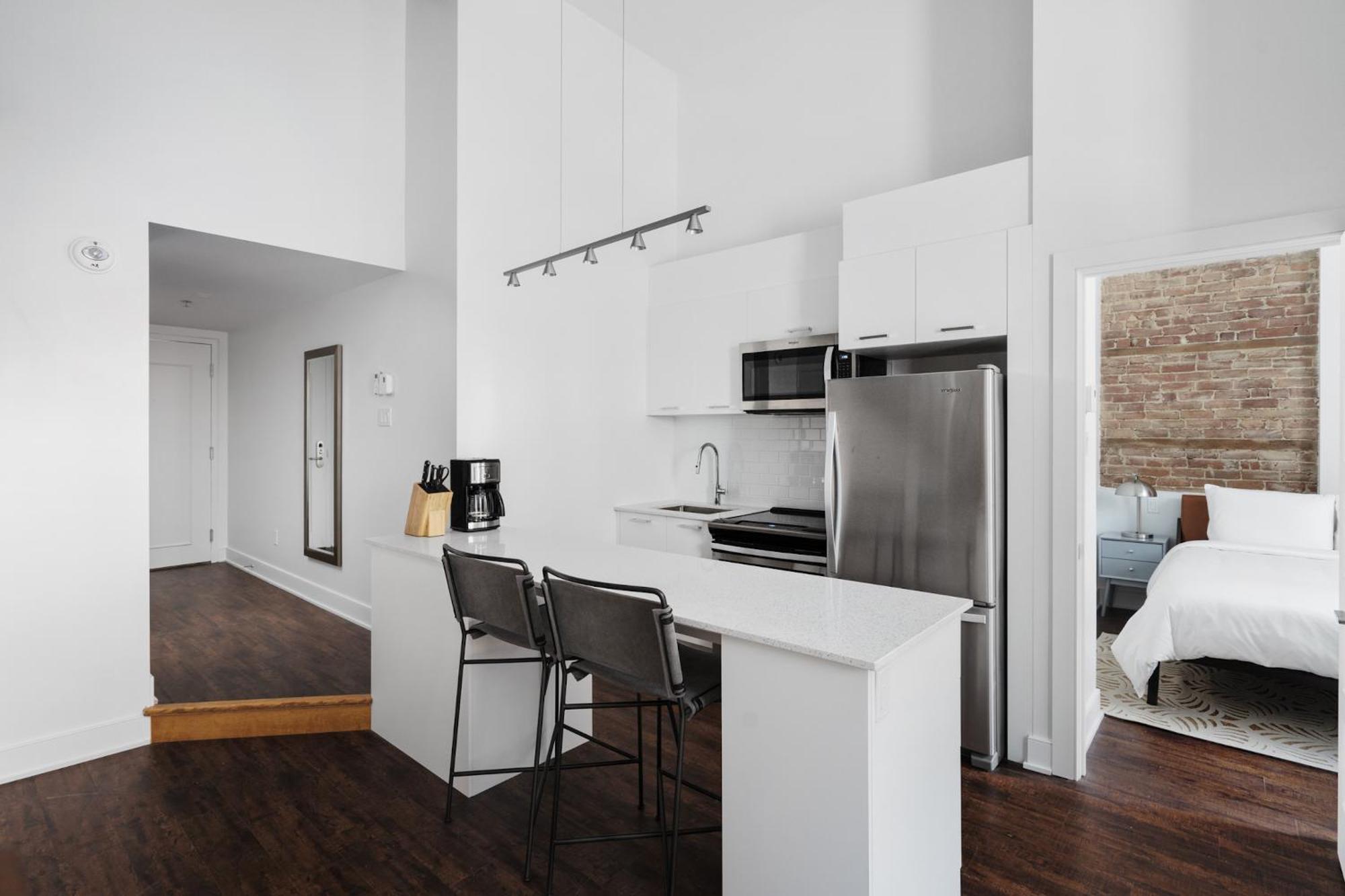 Sonder Gare Saint Denis Aparthotel Монреал Екстериор снимка